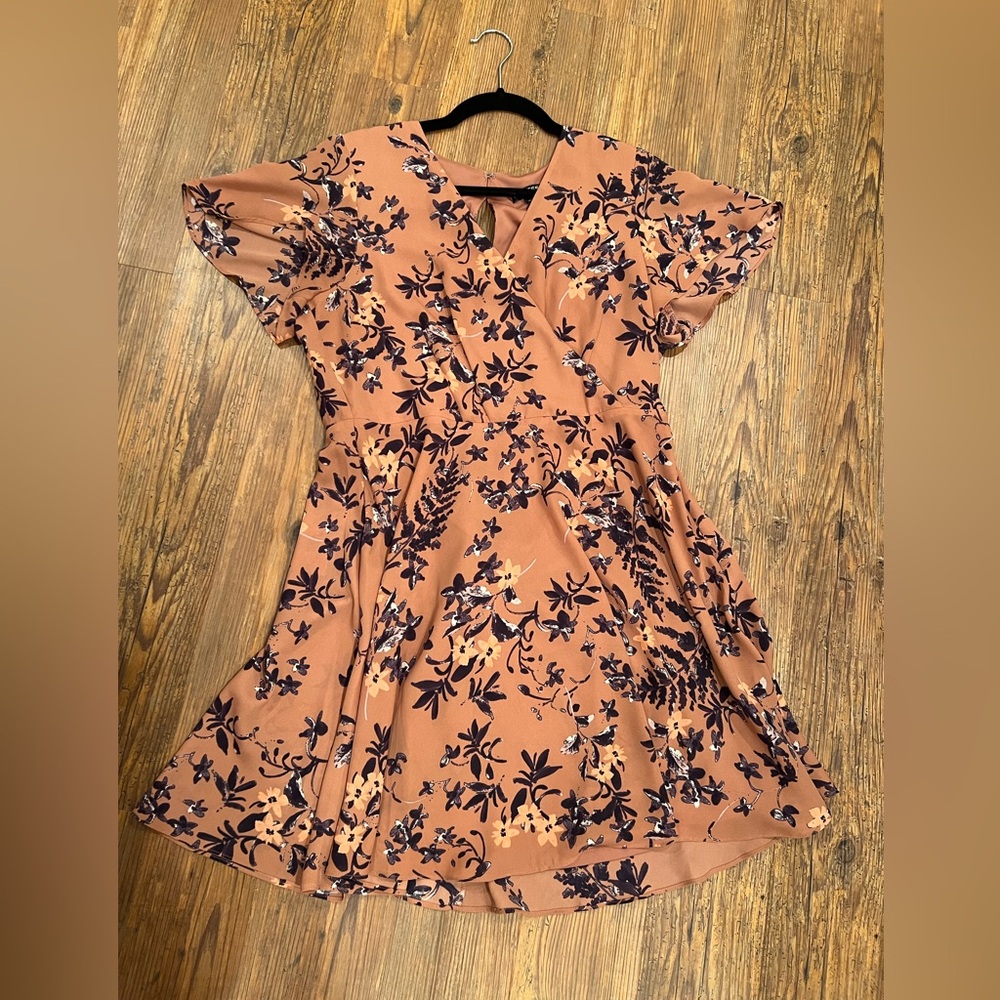 EXPRESS Faux Wrap Mini Dress, w/ keyhole back, fully lined. Size 10
